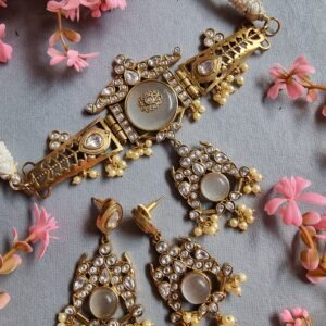 TAVISHA 24 CARAT GOLD PLATED WHITE CHOKER SET WITH EARRINGS