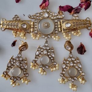 TAVISHA 24 CARAT GOLD PLATED WHITE CHOKER SET WITH EARRINGS