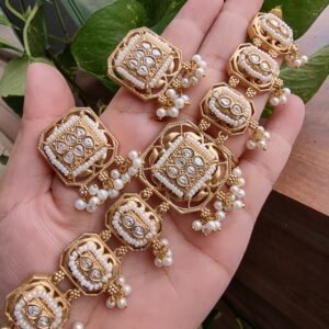 ANAHIRA GOLD PLATED KUNDAN CHOKER SET WITH EARRINGS